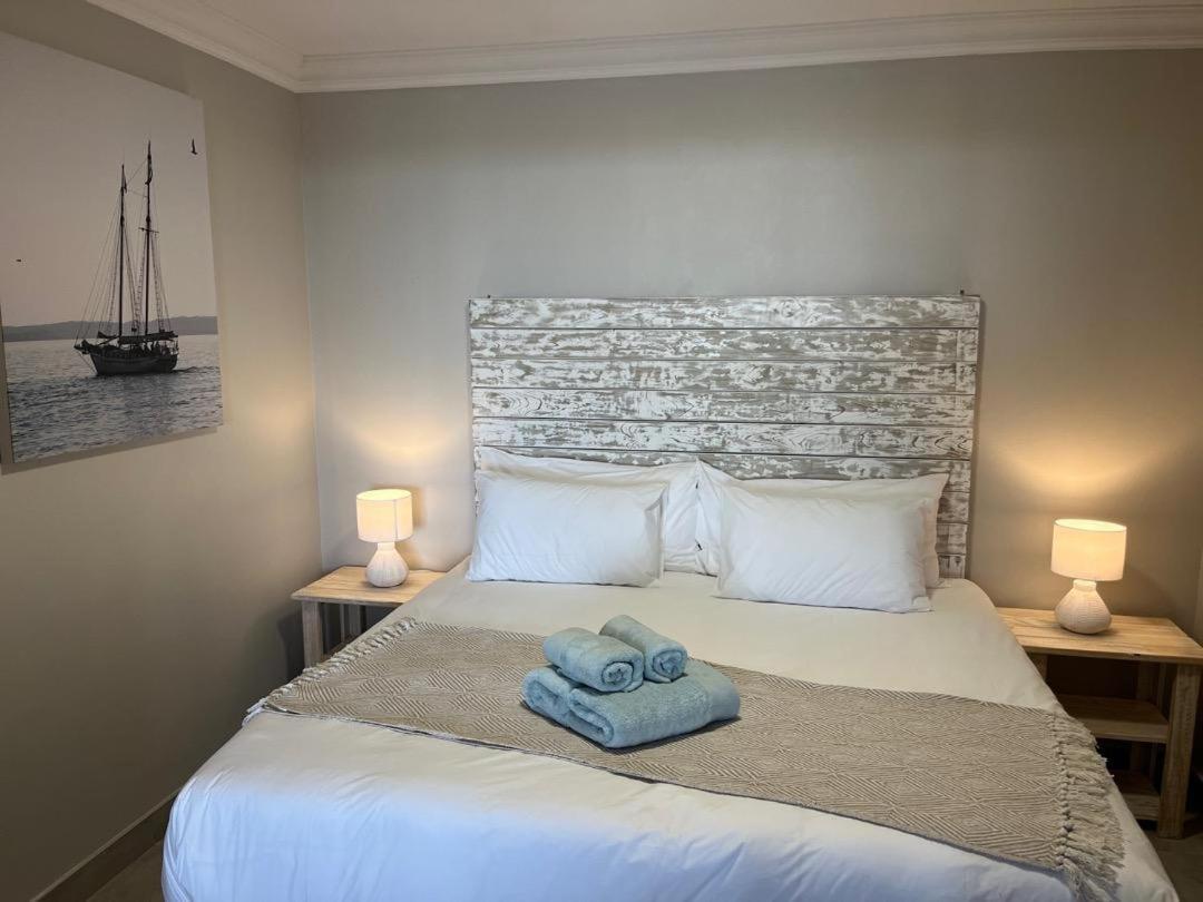 White Sands Self-Catering Units Wilderness Room photo